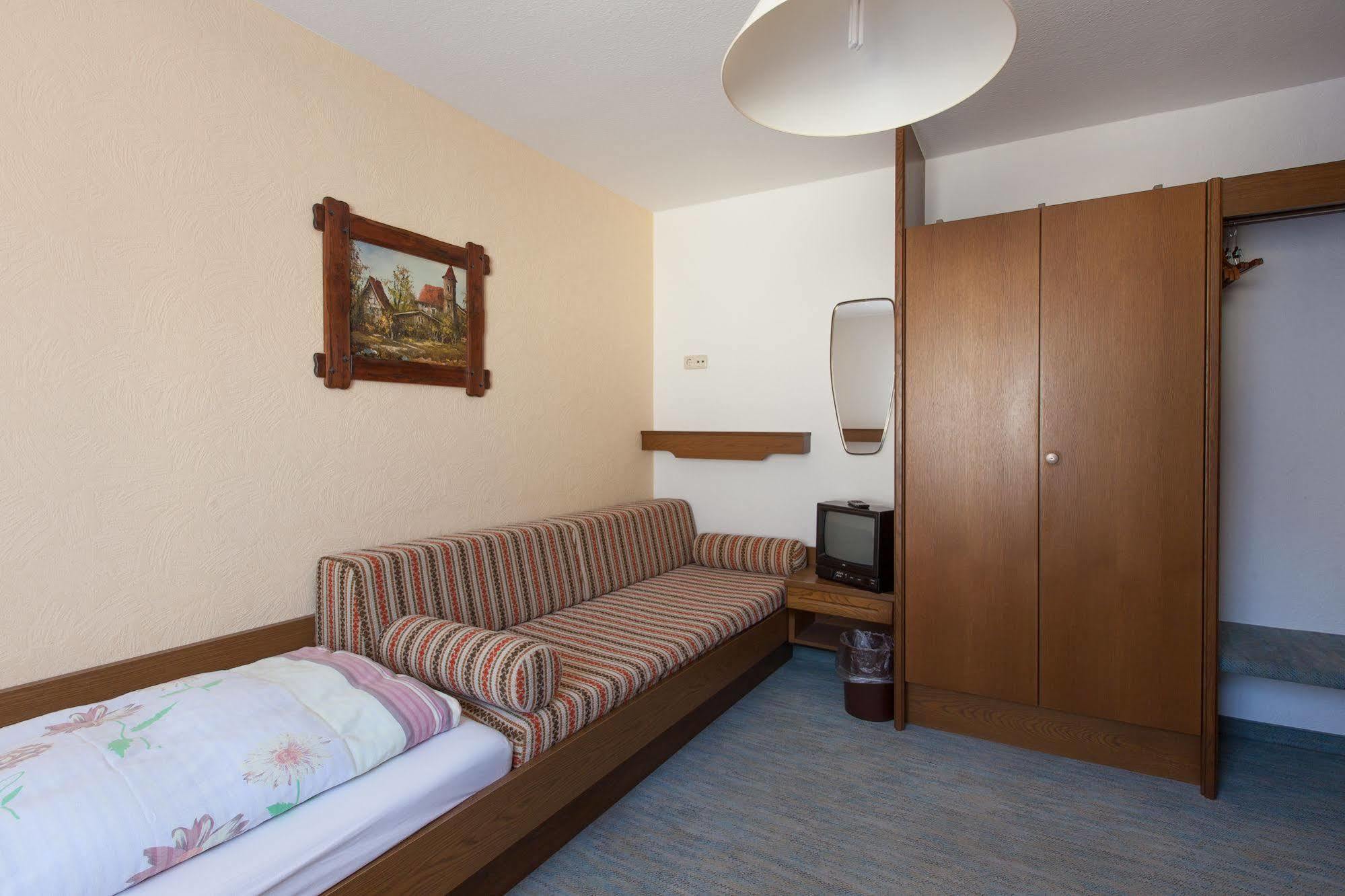 & Restaurant Krone Hotel 3*